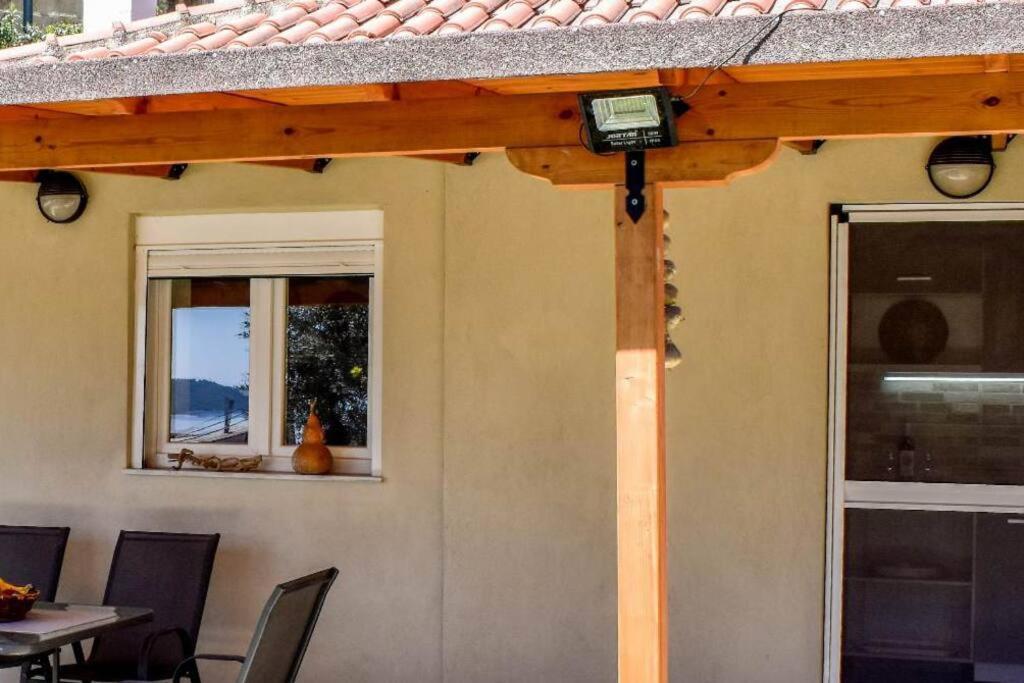Hut House εξοχικό στην παραλία μ. άμμος *