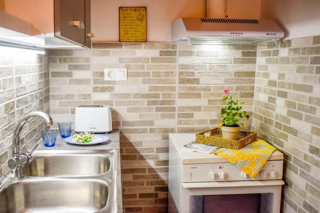 Holiday home Hut House εξοχικό στην παραλία μ. άμμος