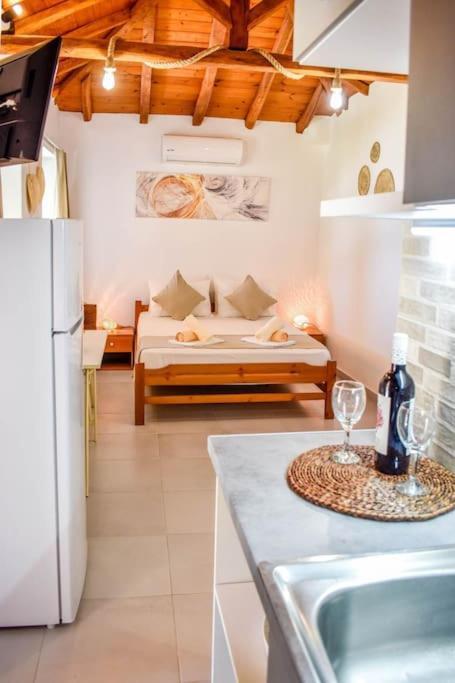 Hut House εξοχικό στην παραλία μ. άμμος Holiday home *