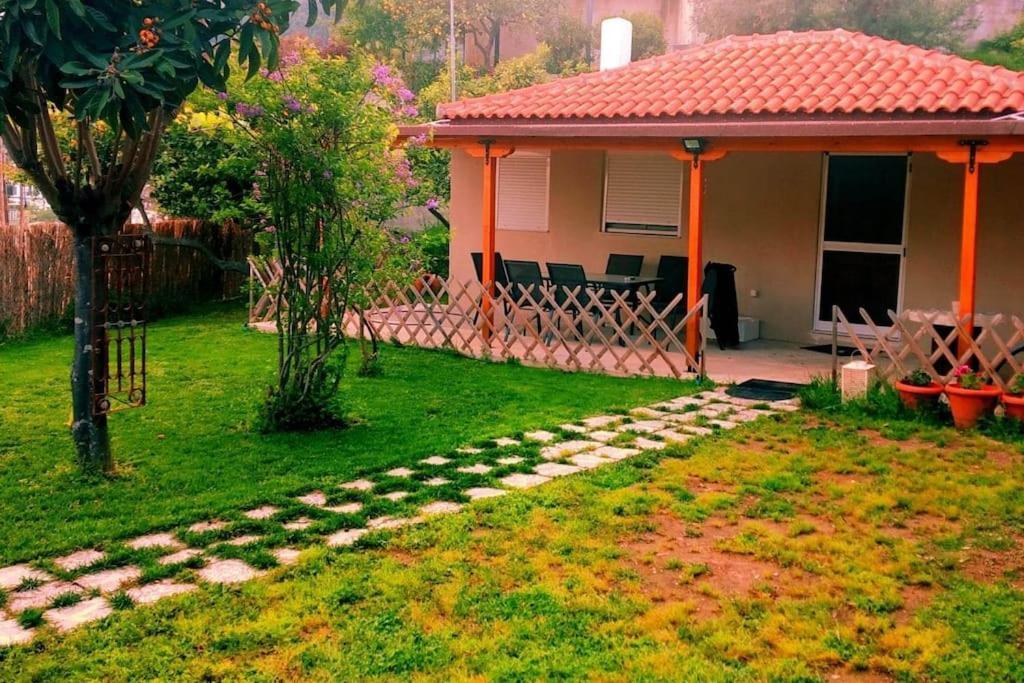 Hut House εξοχικό στην παραλία μ. άμμος *
