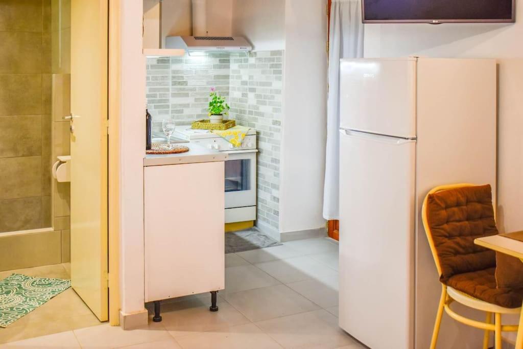Holiday home Hut House εξοχικό στην παραλία μ. άμμος Skiathos Town